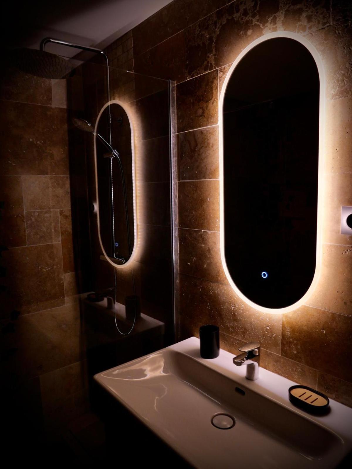 Maison Prestige Le Donjon Des Plaisirs Jacuzzi * Montluel
